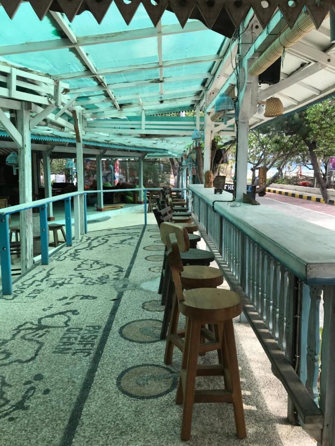 The Exile Sunset Bar & Bungalow 吉利特拉旺安 外观 照片