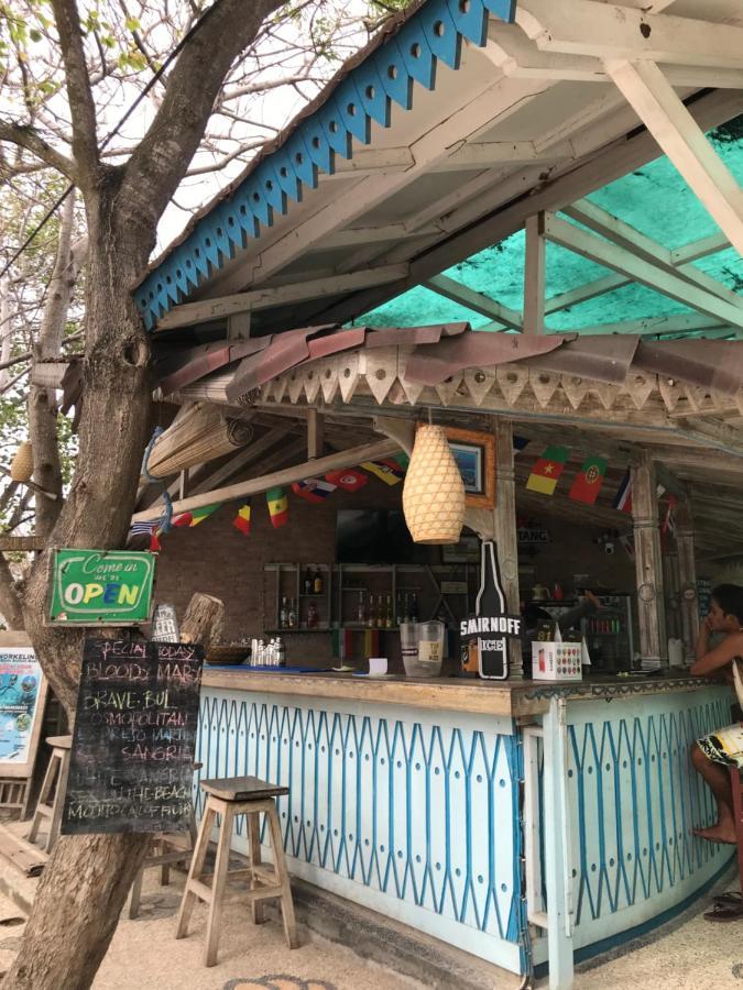 The Exile Sunset Bar & Bungalow 吉利特拉旺安 外观 照片