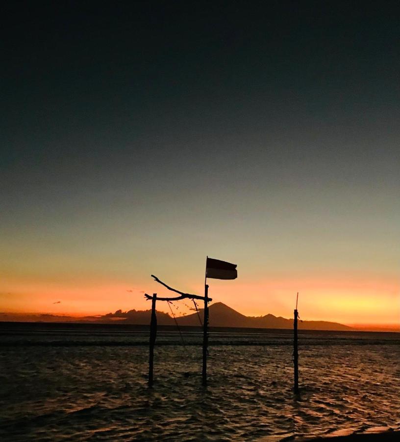 The Exile Sunset Bar & Bungalow 吉利特拉旺安 外观 照片